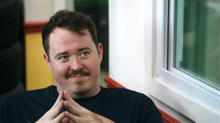Alasdair Gillis Net Worth