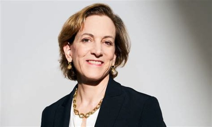 Anne Applebaum Net Worth