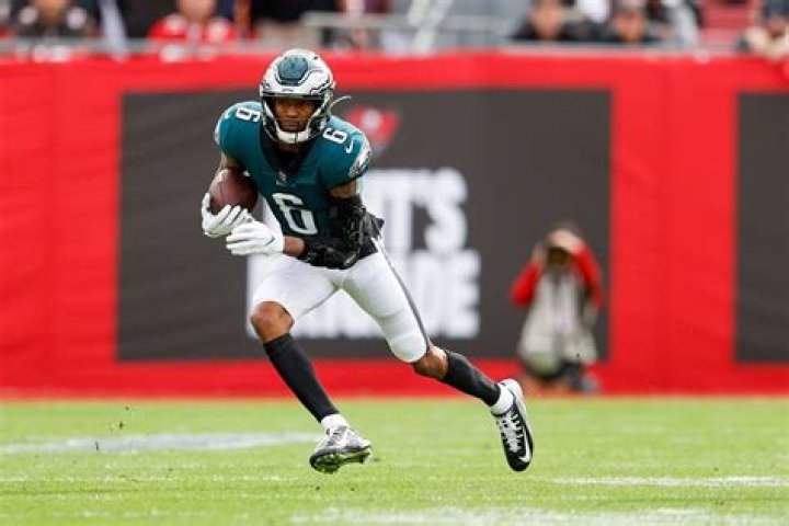 Devonta Smith Injury Updates : NFC East Playoff Scenarios, Merrill Reese Sounds Off On ‘Disastrous’ Loss - SarkariResult