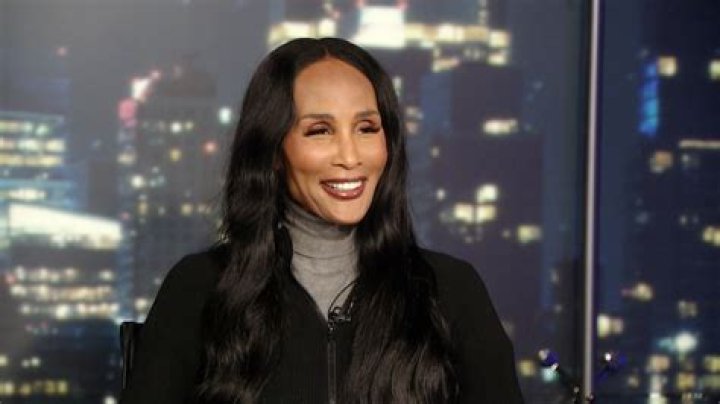 Did Beverly Johnson Undergo Plastic Surgery? Learn About Beverly Johnson's Life and Net Worth - SarkariResult