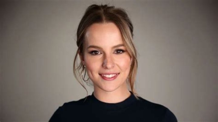 Is Bridgit Mendler a Lawyer? Who is Bridgit Mendler? Is Bridgit Mendler Still Acting? - SarkariResult
