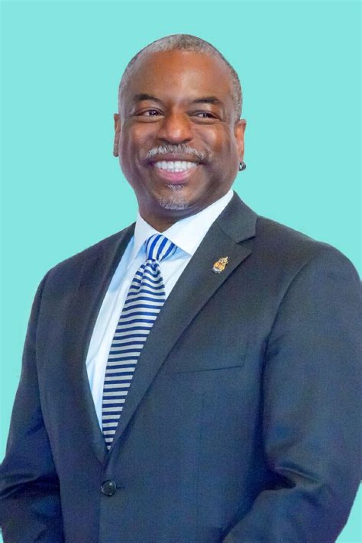 Levar Burton Net Worth: Career, Family, Age, Income, Wiki, Bio, All You Need to Know - SarkariResult