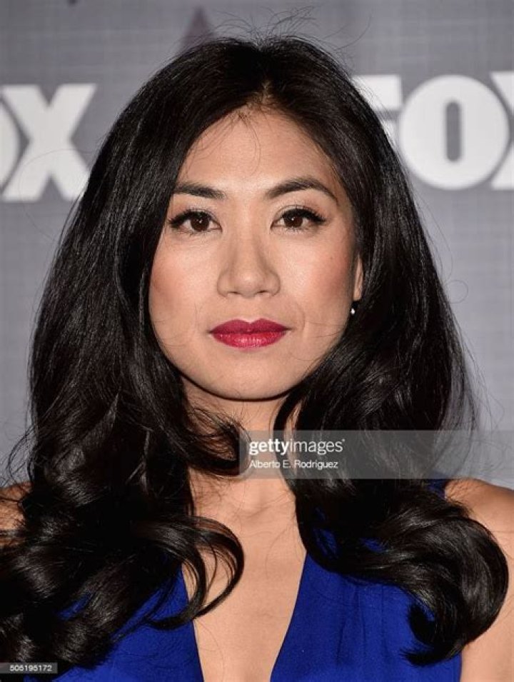 Liza Lapira Net Worth, Wiki, Parents, Ethnicity, Religion, Bio, Age, Family And More - SarkariResult