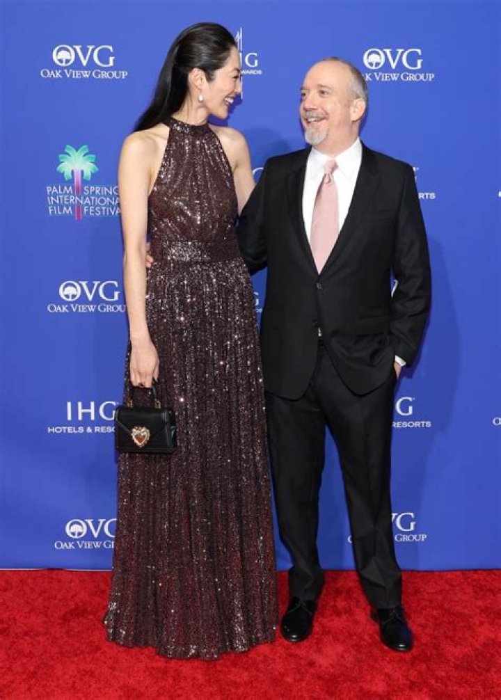 Paul Giamatti Height - Compare Yourself To Him - SarkariResult