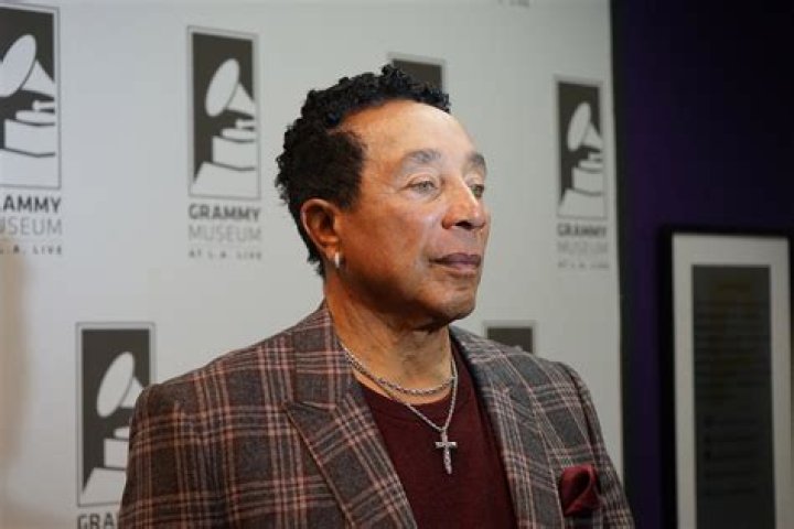 Smokey Fabares Net Worth