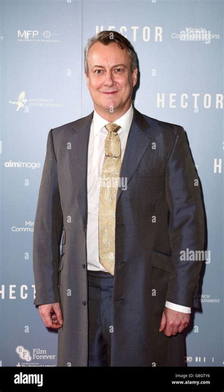 Stephen Tompkinson Net Worth