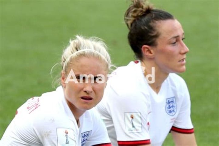 Sue Smith (footballer)